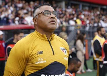 Roger Machado detalha drama médico e defende estratégia do São Paulo