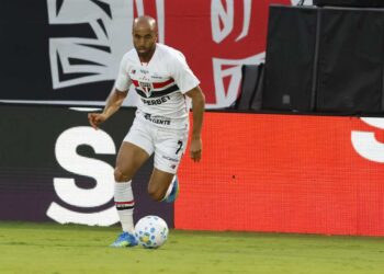 Lucas Moura, do São Paulo, passa por cirurgia após ruptura do tendão de Aquiles