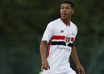 Ryan Francisco volta a ser decisivo e atrai atenção de Dorival no São Paulo