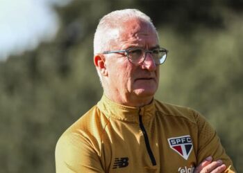 São Paulo viaja sem Arthur para Bolívia e deve ter time mesclado