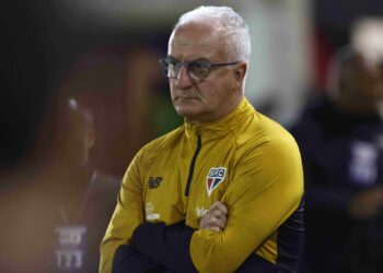 Dorival lamenta apagão do São Paulo e cobra reação: “Cinco minutos fatais”