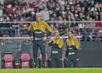 Dorival cobra elenco do São Paulo: “A responsabilidade é nossa”