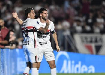 São Paulo encerra jejum, bate o Bolívar e avança na Sul-Americana