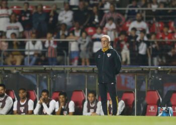 Dorival e a declaração sobre a torcida: “Lamento. Tenho que assumir”