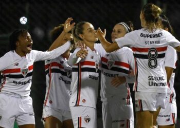 São Paulo chega à final do Brasileiro Feminino contra o Corinthians